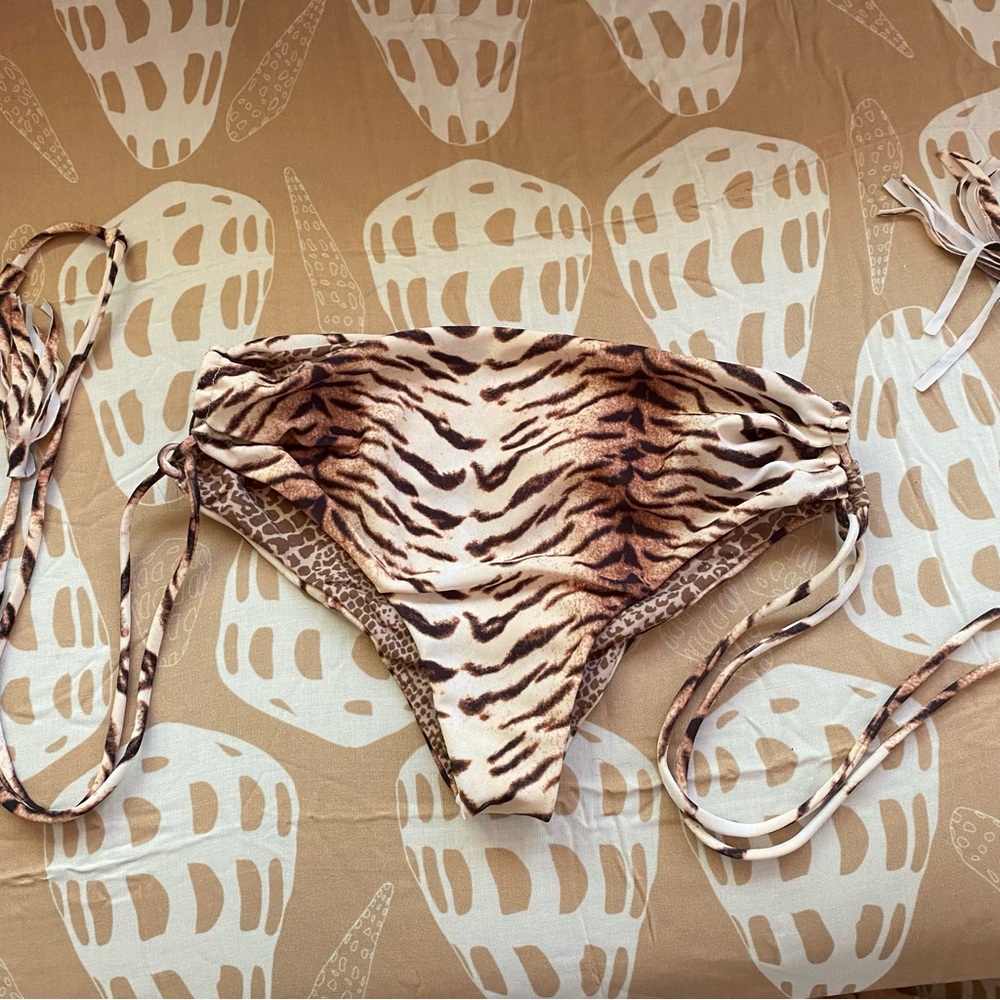 ACACIA Tiger Bottoms 💛